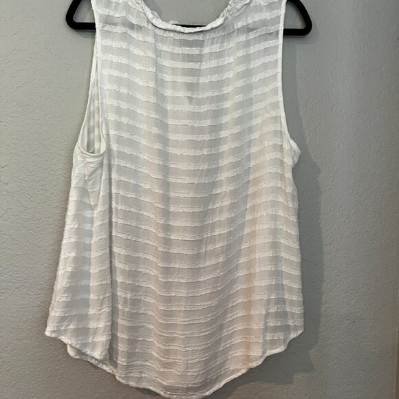 Torrid Size 1 White Semi Sheer lightweight Rayon Tank Top Blouse tie neckline 1X - Picture 8 of 10